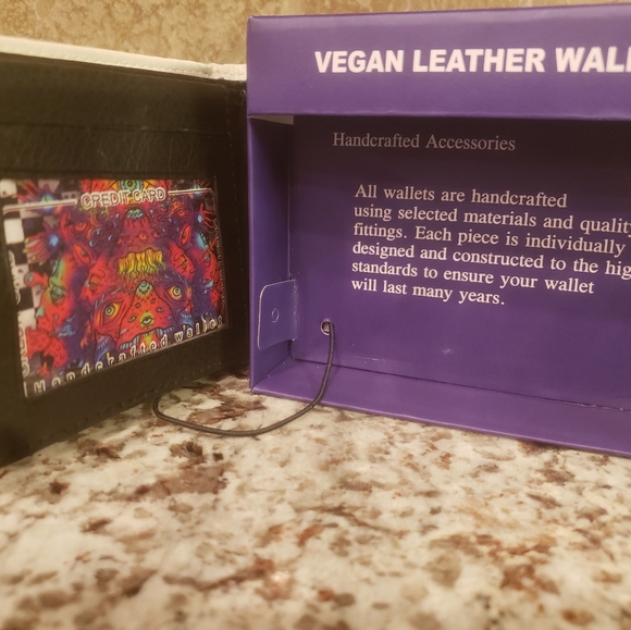 Vegan leather! Psychedelic Mushroom Wallet With Eyes NIB! 👀👀👀🥶🥶🥶 - Picture 2 of 5